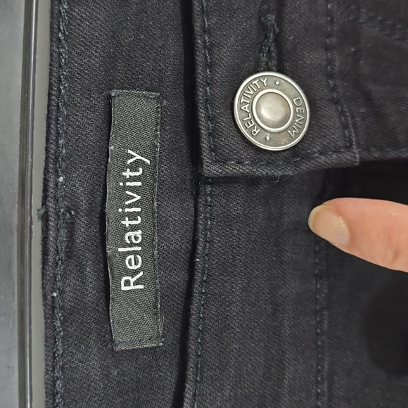 {Relativity} Missy 5 Pocket Skinny Jeans - Black - Size 12 - Picture 9 of 11